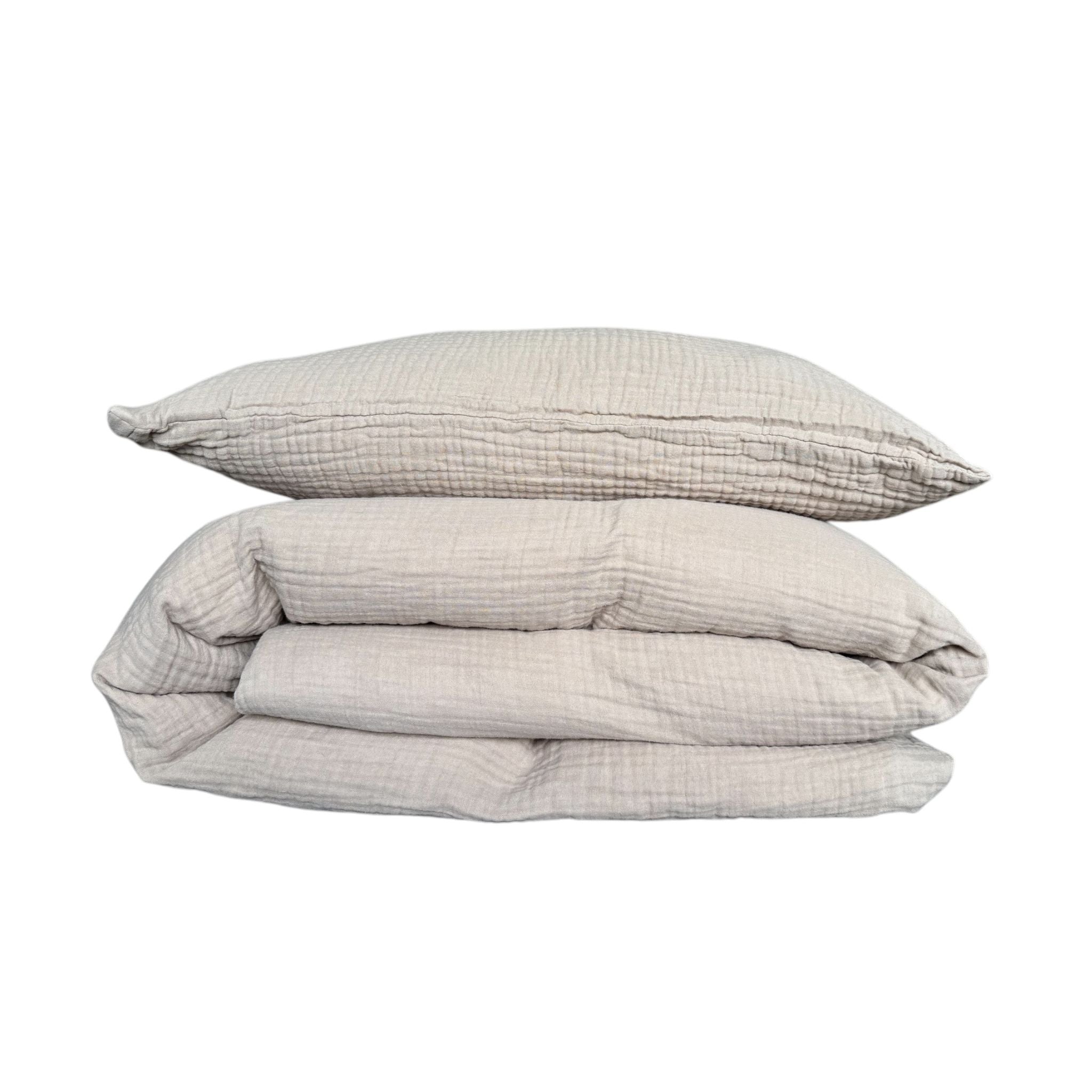 Bio-Baumwolle Set, in Musselin-Premium Qualität– Farbe Taupe, mit Reissverschluss, bügelfrei und atmungsaktiv, erhältlich in 160x210, 210x200 und 220x240 cm. 

